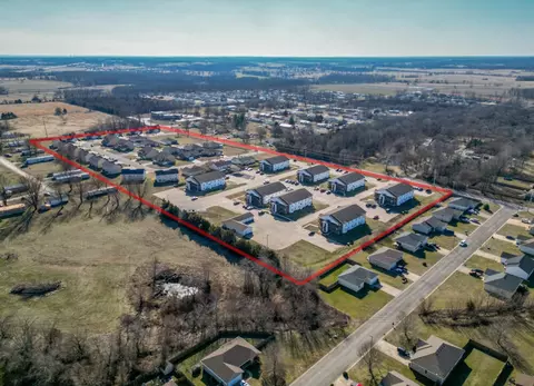 2176 Beck Ln, Lebanon, MO 65536