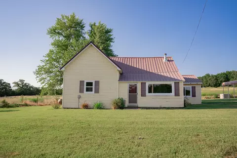 11861 E 1350 Rd, Stockton, MO 65785