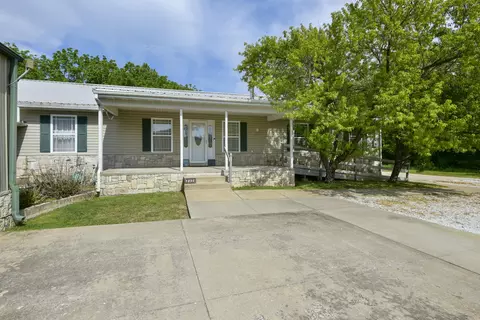 7222 N Farm Road 203, Strafford, MO 65757