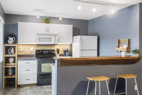 Kitchen - 26032 State Hwy 39 UNIT 12, Shell Knob, MO 65747 photo 1 of 2