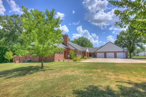 201 Karen Dr, Carl Junction, MO 64834