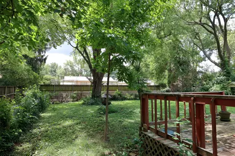 Exterior - 220 E Berkeley St, Springfield, MO 65807 photo 4 of 11