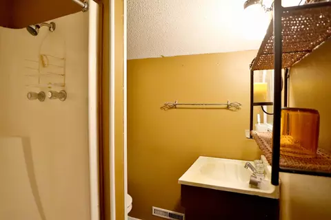 Bath - 220 E Berkeley St, Springfield, MO 65807 photo 1 of 6