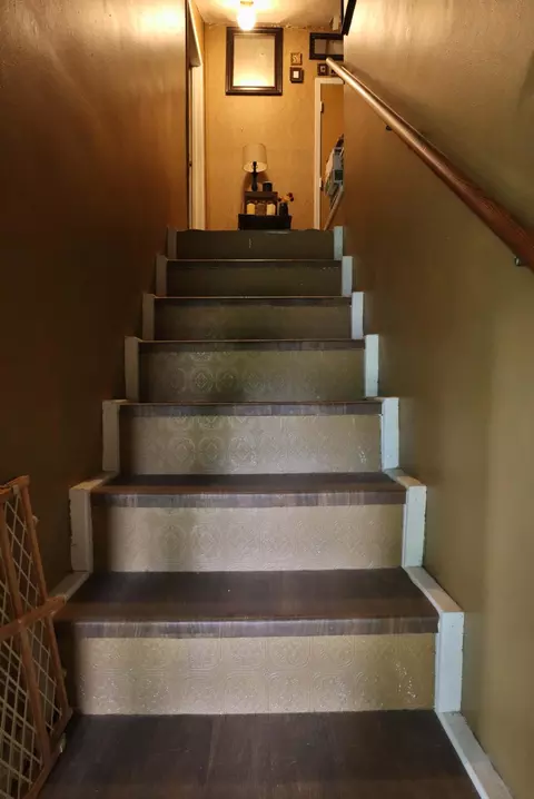 Entry Way - 220 E Berkeley St, Springfield, MO 65807 photo 3 of 4