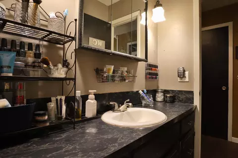 Bath - 220 E Berkeley St, Springfield, MO 65807 photo 6 of 6