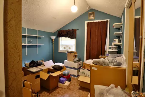 Bedroom - 220 E Berkeley St, Springfield, MO 65807 photo 1 of 6