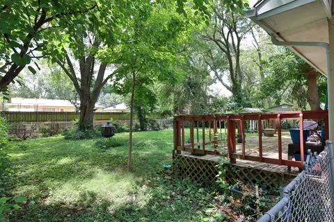 Exterior - 220 E Berkeley St, Springfield, MO 65807 photo 3 of 11