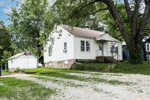 421 E Burford St, Marshfield, MO 65706 photo 2