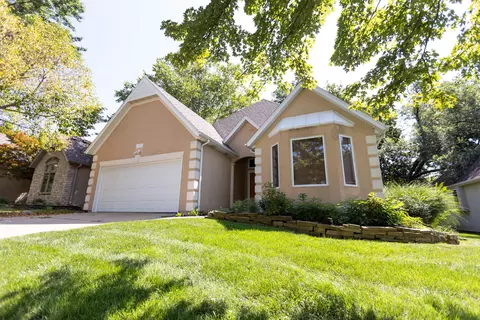 1136 S Carriage Ave, Springfield, MO 65809 photo 1