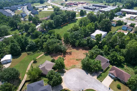 608 E Oak Leaf Ct, Nixa, MO 65714 photo 3
