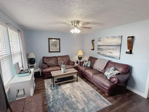 204 E College St, Walnut Grove, MO 65770 photo 3