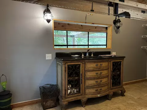 Bath - 201 Thomas St, Birch Tree, MO 65438 photo 6 of 13