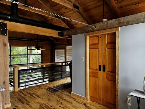Entry Way - 201 Thomas St, Birch Tree, MO 65438 photo 4 of 4