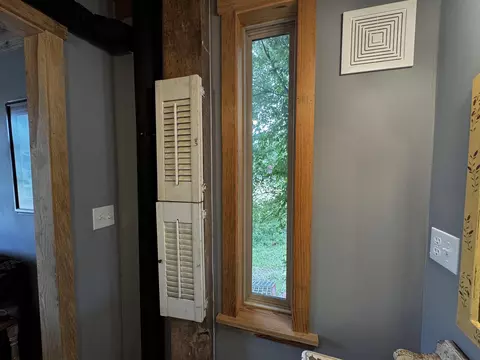 Bath - 201 Thomas St, Birch Tree, MO 65438 photo 4 of 13