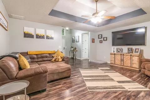 908 Fort Ct, Nixa, MO 65714 photo 3
