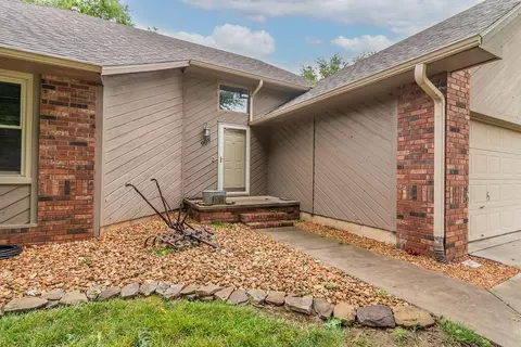 908 Fort Ct, Nixa, MO 65714 photo 2