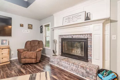 908 Fort Ct, Nixa, MO 65714 photo 5