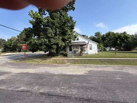 230 W 2nd St, Mountain View, MO 65548 photo 2