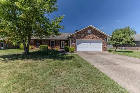 2115 S Hedgewood Dr, Bolivar, MO 65613