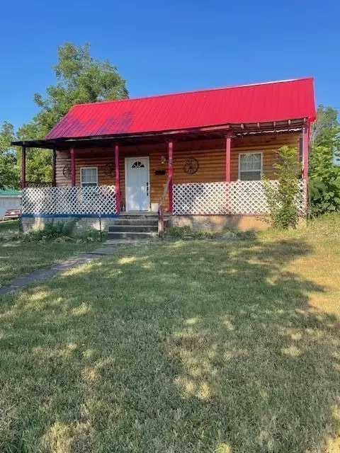 935 St Louis St, West Plains, MO 65775