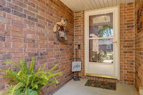 5308 S Clifton Ave, Springfield, MO 65810 photo 2