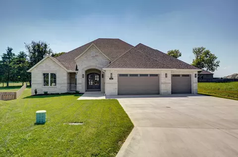 1971 N Riva Ridge Ct, Springfield, MO 65802