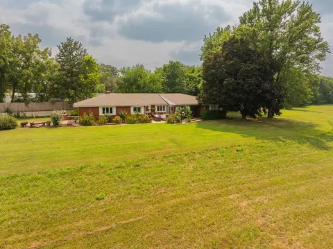 507 Oak St, Urbana, MO 65767