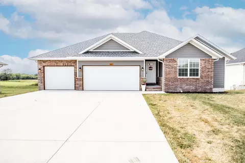 513 Stella Ct, Willard, MO 65781