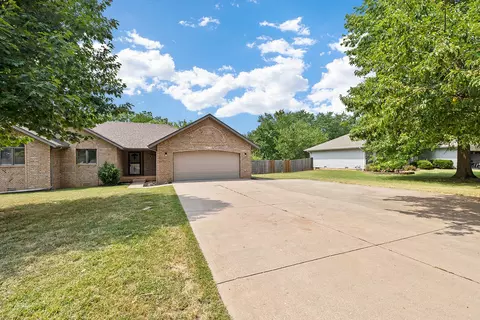 613 Main St, Willard, MO 65781 photo 2