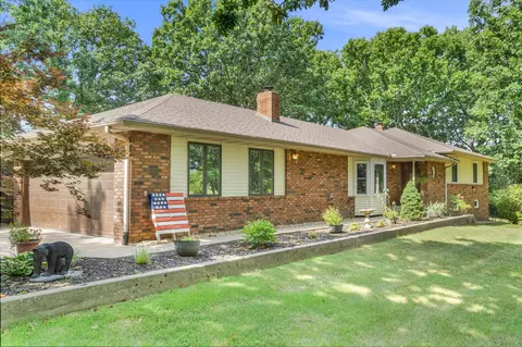 908 Apache Rd, Sparta, MO 65753