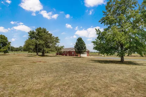 19038 Farm Road 2020, Aurora, MO 65605