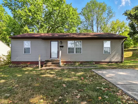 619 Sesson St, West Plains, MO 65775