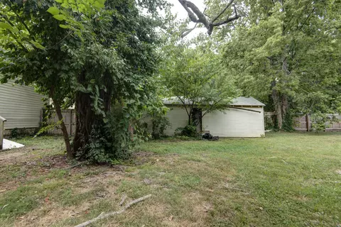 850 S Missouri Ave, Springfield, MO 65806 photo 9