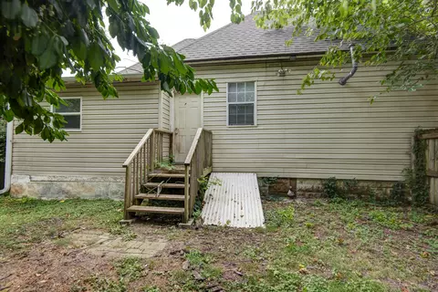 850 S Missouri Ave, Springfield, MO 65806 photo 7