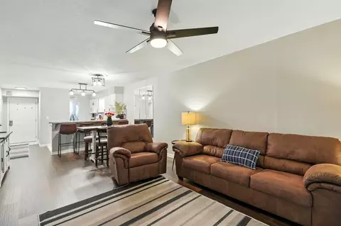 Living - 151 Highland Dr #55-3, Branson, MO 65616 photo 2 of 4