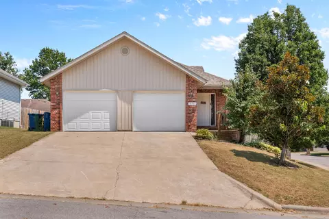 578 S Kingsgate Ct, Nixa, MO 65714 photo 2