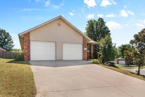 578 S Kingsgate Ct, Nixa, MO 65714 photo 3