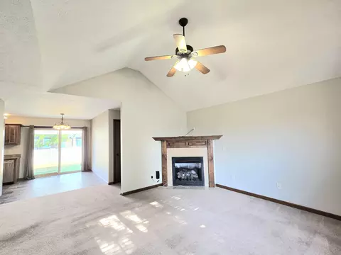 3904 N Grassland Dr, Ozark, MO 65721 photo 4
