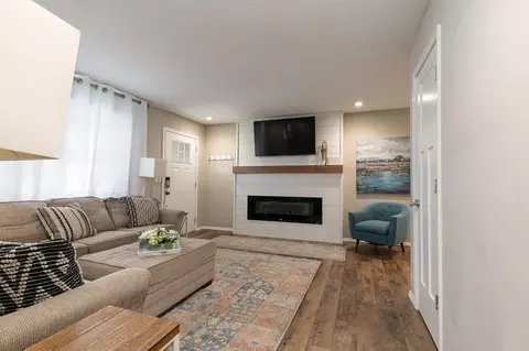 Living - 1121 S John Ave, Springfield, MO 65804 photo 1 of 2