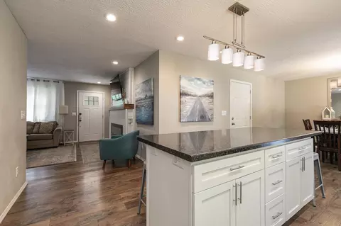 Entry Way - 1121 S John Ave, Springfield, MO 65804 photo 1 of 2