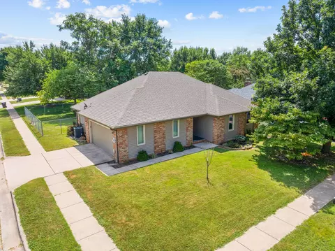 664 S Sparks Ave, Springfield, MO 65802