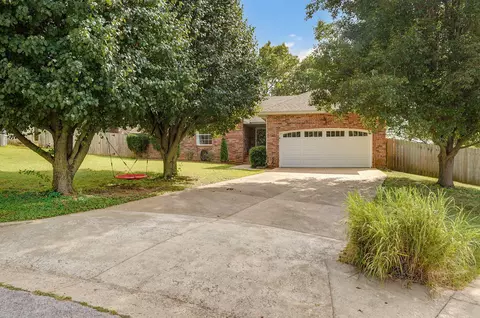 2392 W Cantebury St, Springfield, MO 65810 photo 4