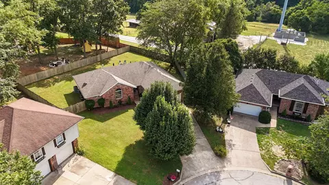 2392 W Cantebury St, Springfield, MO 65810 photo 2