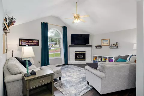 2392 W Cantebury St, Springfield, MO 65810 photo 8