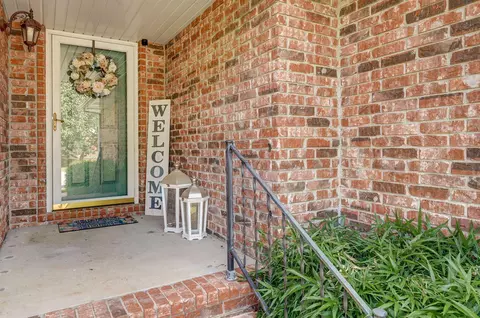 2392 W Cantebury St, Springfield, MO 65810 photo 6