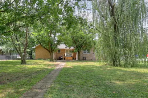 Exterior - 4094 Parkview Dr, Frontenac, KS 66763 photo 2 of 4