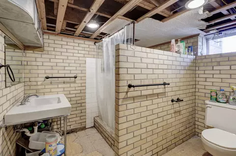 Bath - 4094 Parkview Dr, Frontenac, KS 66763 photo 5 of 5