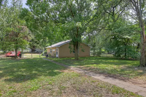Exterior - 4094 Parkview Dr, Frontenac, KS 66763 photo 3 of 4