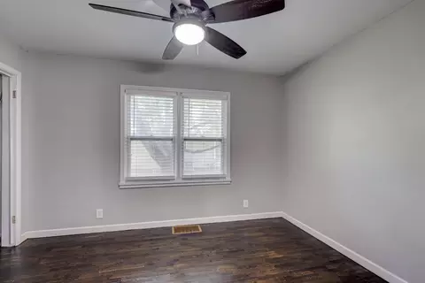 Bedroom - 4094 Parkview Dr, Frontenac, KS 66763 photo 2 of 8