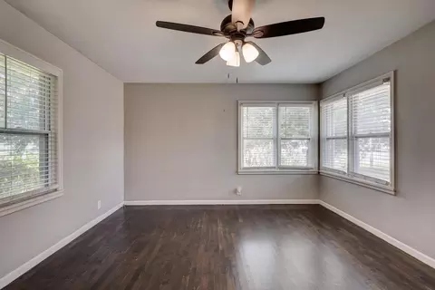 Living - 4094 Parkview Dr, Frontenac, KS 66763 photo 6 of 6